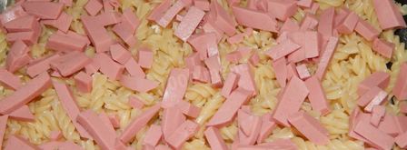 запеканка из макарон с колбасой и сыром. Шаг 7