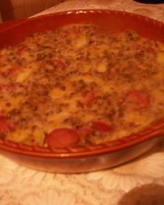 Запеканка из риса, гречки и картофеля с колбасками