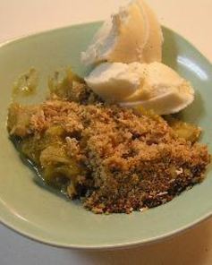 Запеканка с ревенем и яблоком