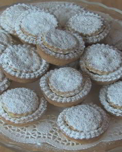 Рождественские корзиночки с джемом