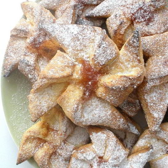 Рецепт творожных вертушек с джемом