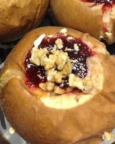 Запеченные яблоки с орехами и джемом