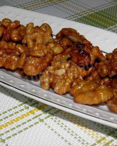 Грецкие орехи в сахаре
