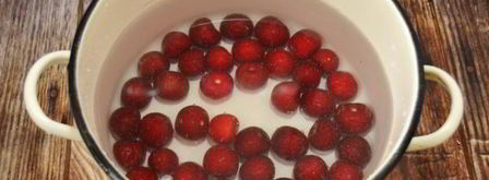 компот из черешни в кастрюле. Шаг 5