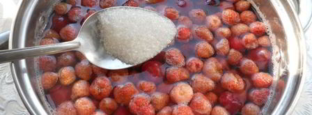 компот из клубники и черешни с мятой. Шаг 2