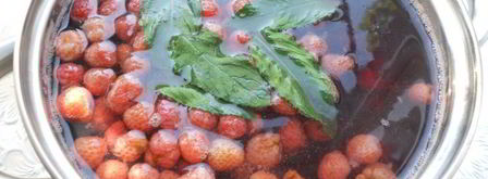 компот из клубники и черешни с мятой. Шаг 3