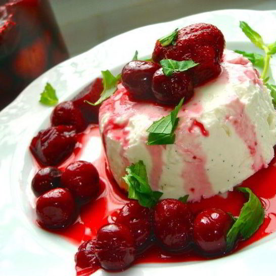 Рецепт компота из красных фруктов вокруг творожного крема