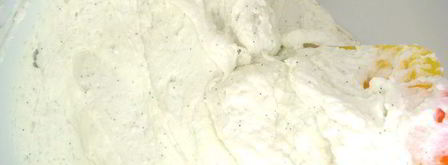 компот из красных фруктов вокруг творожного крема. Шаг 2