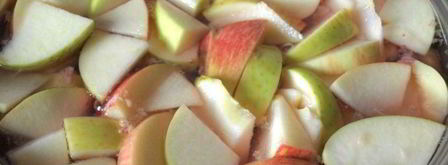 компот из персиков, яблок и малины с мелиссой. Шаг 2