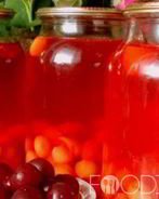 Компот из вишни и клубникой