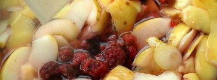 компот с яблоками, малиной, калиной и айвой. Шаг 4