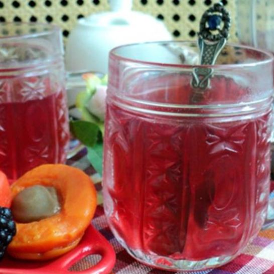 Рецепт компота со сливой, клюквой и вишней