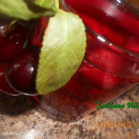 Рецепт вишневого компота