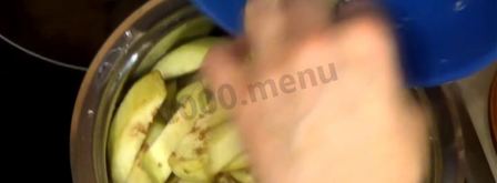 баклажаны маринованные с чесноком и зеленью. Шаг 3