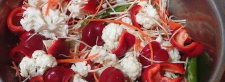 баклажаны маринованные с цветной капустой и гогошарами. Шаг 7