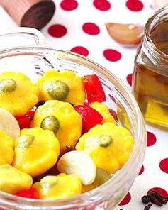 Патиссоны, маринованные с перцем