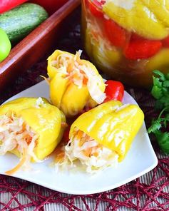 Перец фаршированный овощами на зиму по-болгарски