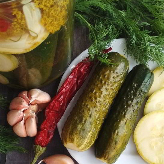 Рецепт малосольных огурчиков и кабачки
