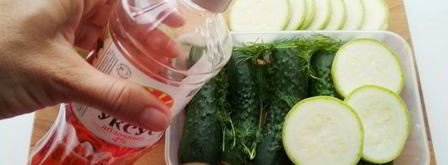 малосольные огурчики и кабачки. Шаг 5