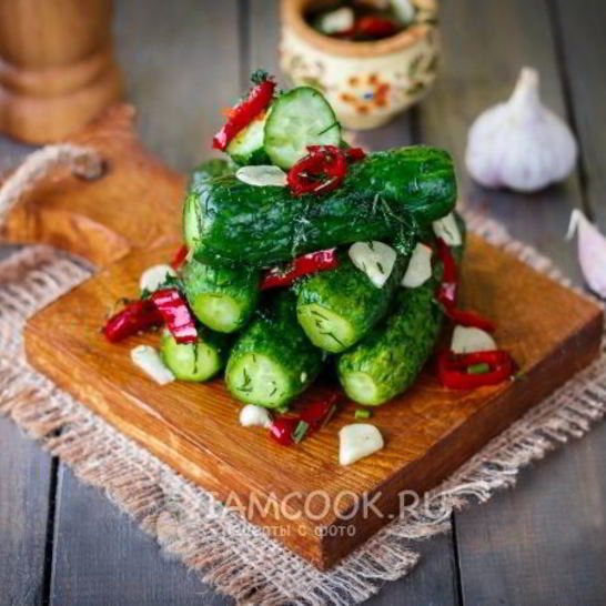 Рецепт малосольных огурцов в пакете с чесноком