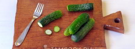 малосольные огурцы в пакете с чесноком. Шаг 4