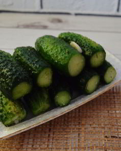 Малосольные огурцы в пакете