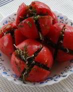 Малосольные помидоры с зеленью