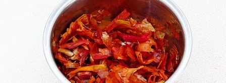 сало в луковой шелухе в мультиварке. Шаг 2