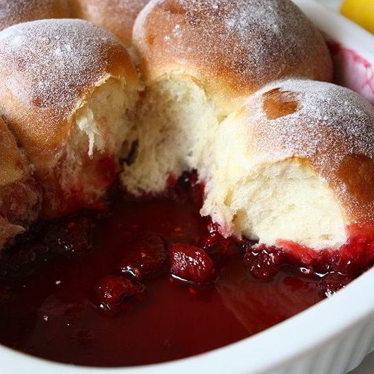 Рецепт бухтельна на малиновом конфитюре