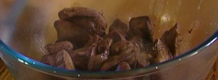 тосты с вареньем и паштетом из куриной печенки. Шаг 2