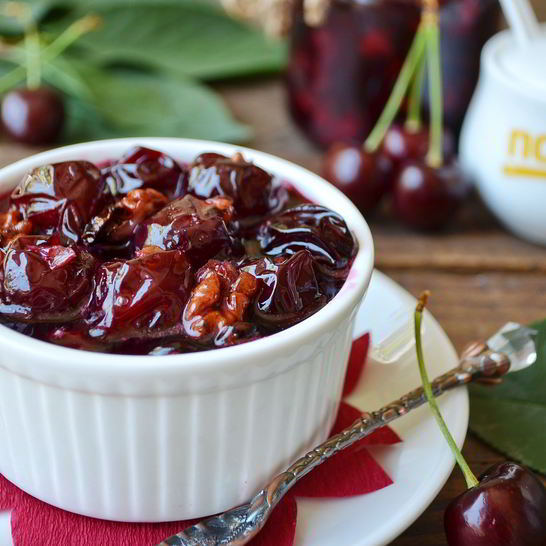 Рецепт варенья из черешни с грецкими орехами