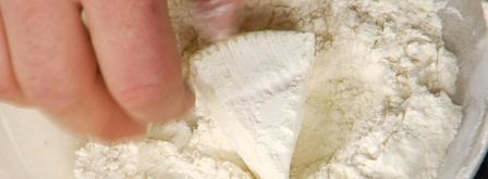 жареный камамбер с вареньем из брусники. Шаг 3