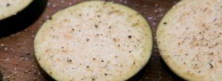 баклажаны жареные в кляре. Шаг 2