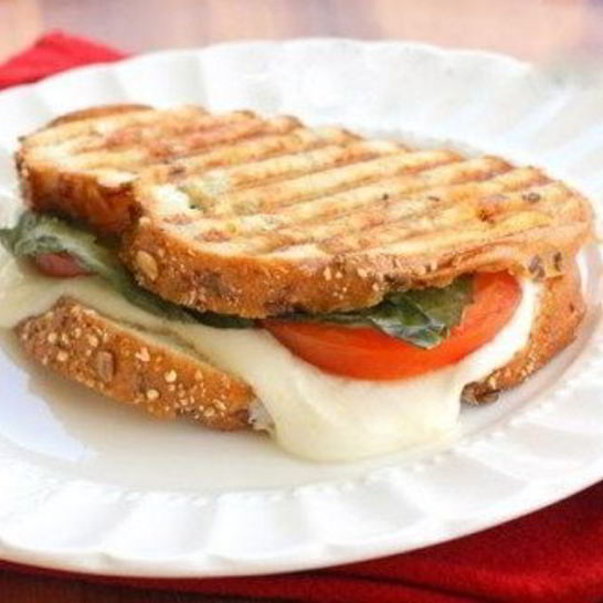 Рецепт бутерброда капрезе с соусом