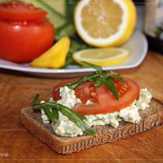 Рецепт бутерброда с авокадо и творогом