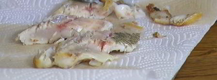 бутерброд с белой рыбой и соусом из йогурта и каперсов. Шаг 8