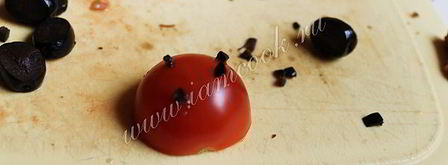 бутерброды божья коровка. Шаг 3