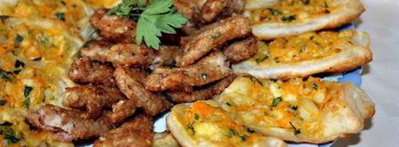 бутерброды из слоеного теста с сыром, курицей и морковью. Шаг 7