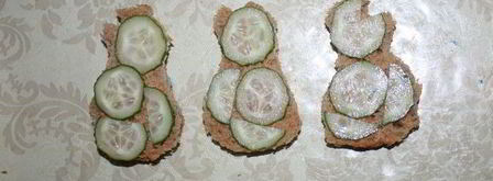 бутерброды поющие снеговики в шарфиках. Шаг 2