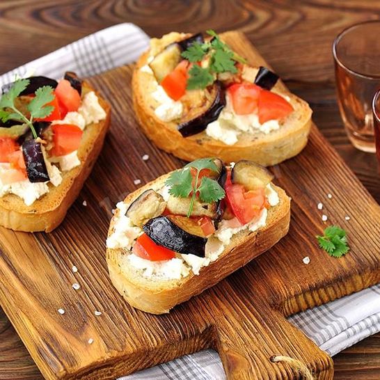 Рецепт бутербродов с баклажанами и помидорами