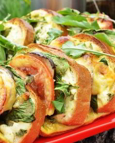 Бутерброды с баклажанами и помидором