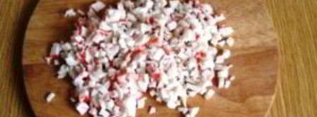 бутерброды с крабовыми палочками. Шаг 2