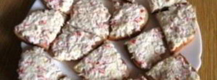 бутерброды с крабовыми палочками. Шаг 4