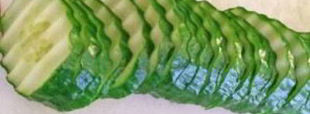 бутерброды с красной рыбой и огурцом. Шаг 2