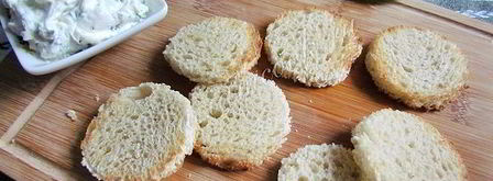 бутерброды с огурцом и форелью. Шаг 5