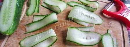 бутерброды с огурцом и форелью. Шаг 7