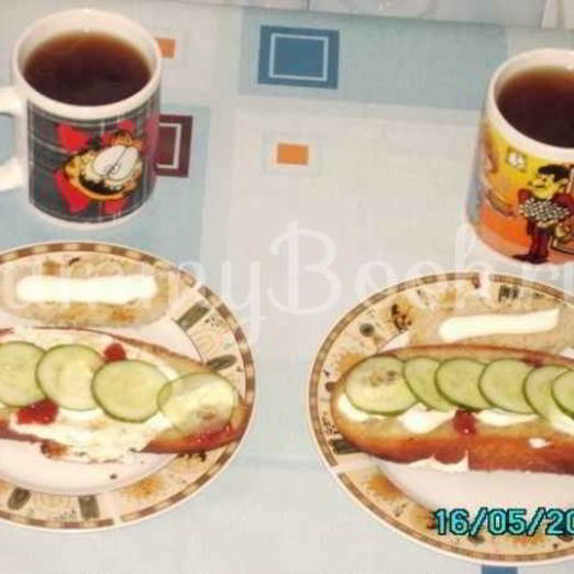 Бутерброды с яйцами и огурцами