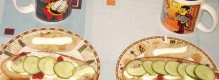 бутерброды с яйцами и огурцами. Шаг 12