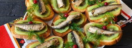 бутерброды со шпротами и киви. Шаг 9