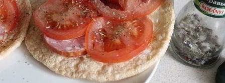 горячие бутерброды на вафельных хлебцах. Шаг 2